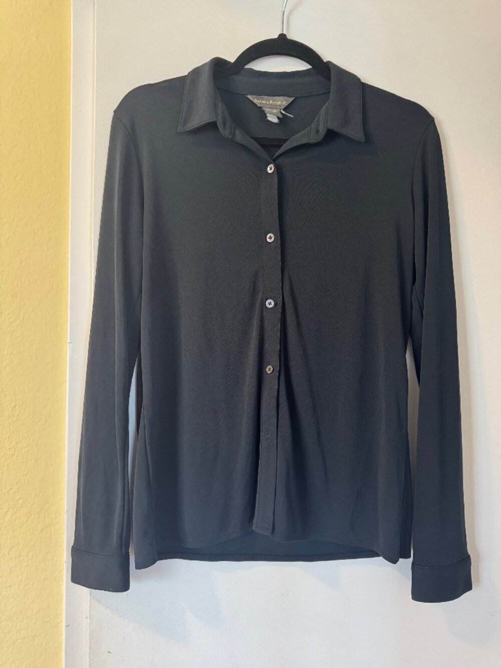 Banana Republic Black Fitted Shirt M